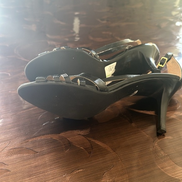 Talbots Black Strappy Leather Heels NEW without box - Picture 3 of 8
